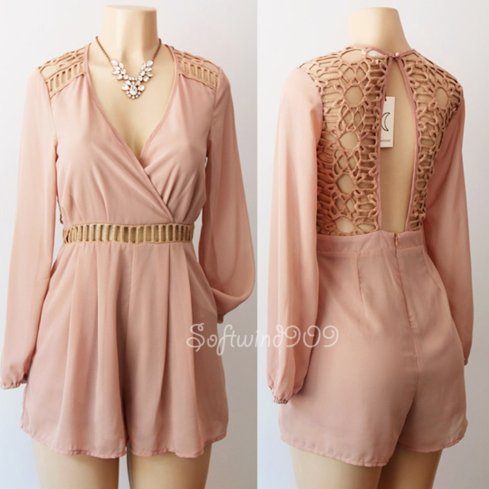 ❌sold out❌BOHO Crochet Open Back Surplice Romper - Picture 2 of 8